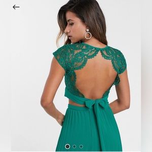 TFNC lace shell top in emerald green size 6